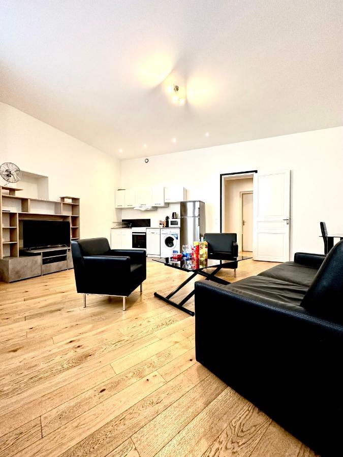 Apartment Champs Elysees 3 ปารีส ภายนอก รูปภาพ